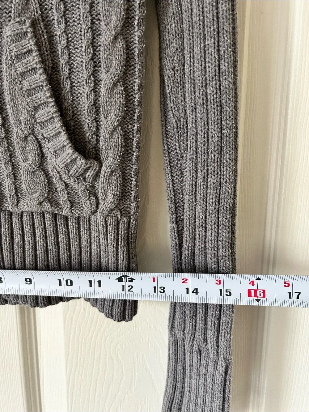 Aeropostale Gray Cable-Knit V-Neck Hooded Sweater – Size Medium — BOGO - Picture 9 of 11